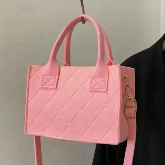 Handbags - ⚠️Clearance💕Stitched Square Pink Bag
